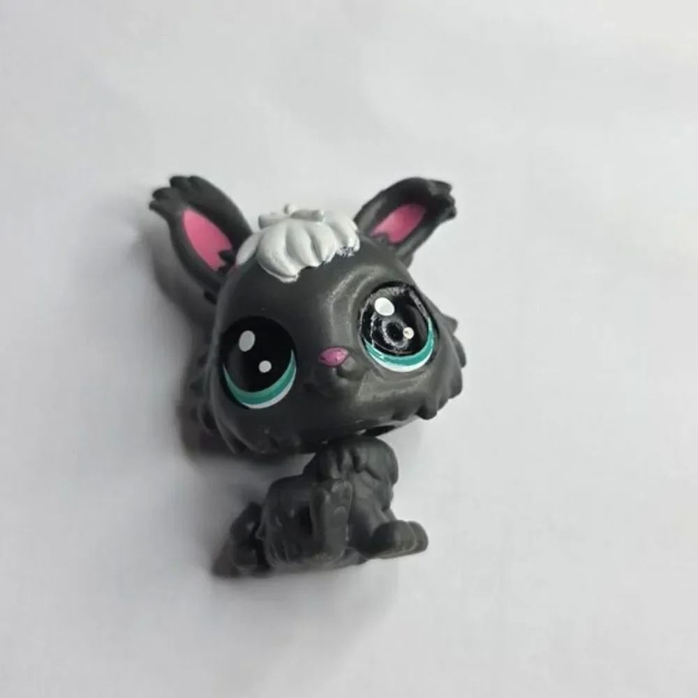 LPS Chalet Angora Gray Mini Rabbit Toy Figure - Picture 6 of 6